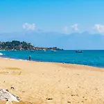 Дом отдыха Beachfront Nest Memi, - Seaheaven - B2 Корони