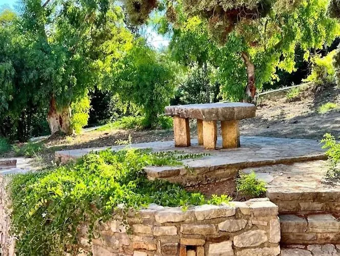 Seaheaven B2 - Beachfront Nest Memi, 펜션 Koróni